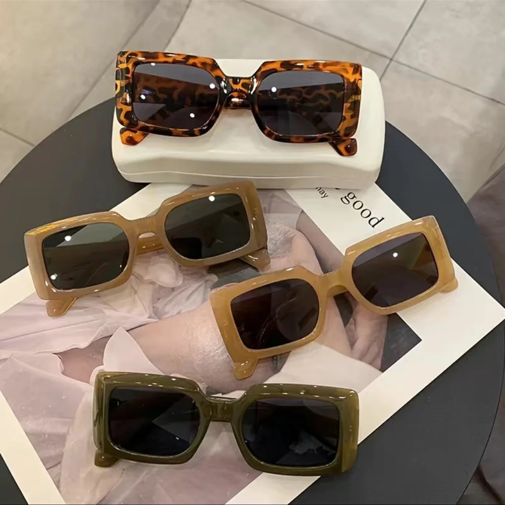 Rectangular Frame Sunglasses - Picture 3 of 3